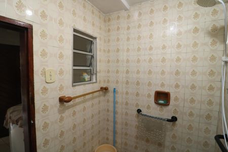 Casa à venda com 180m², 2 quartos e 4 vagasBanheiro