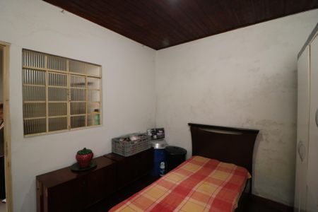 Casa à venda com 180m², 2 quartos e 4 vagasQuarto