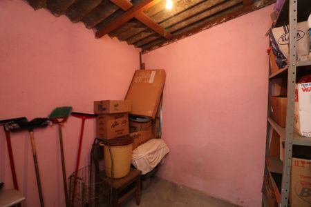 Casa à venda com 180m², 2 quartos e 4 vagasDeposito