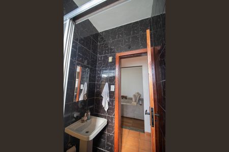 Casa à venda com 295m², 2 quartos e 3 vagasBanheiro Social