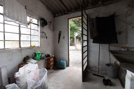 Casa à venda com 400m², 2 quartos e 6 vagasLavanderia