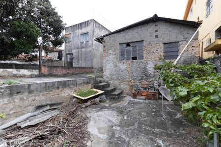 Casa à venda com 400m², 2 quartos e 6 vagasQuintal