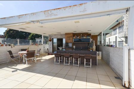 Apartamento à venda com 164m², 3 quartos e 2 vagasCobertura