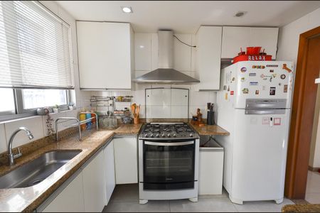 Apartamento à venda com 164m², 3 quartos e 2 vagasCozinha