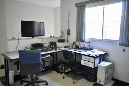 Casa à venda com 133m², 3 quartos e 4 vagasEscritório