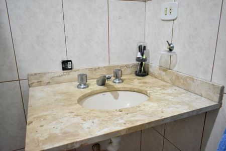 Casa à venda com 133m², 3 quartos e 4 vagasBanheiro Social