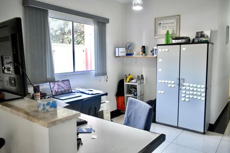 Casa à venda com 133m², 3 quartos e 4 vagasHall/Escritório