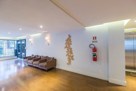 Apartamento à venda com 74m², 2 quartos e 1 vagaHall de entrada