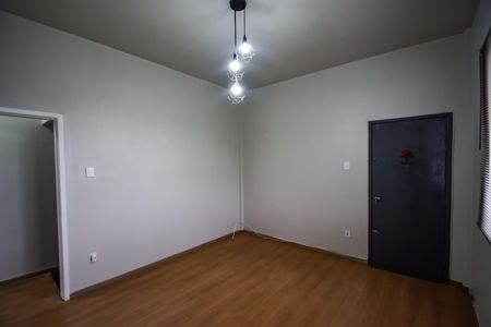 Apartamento para alugar com 85m², 3 quartos e 1 vaga Apartamento para alugar com 85m², 3 quartos e 1 vagaSala
