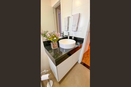 Apartamento à venda com 376m², 5 quartos e 6 vagasBanheiro Social 3