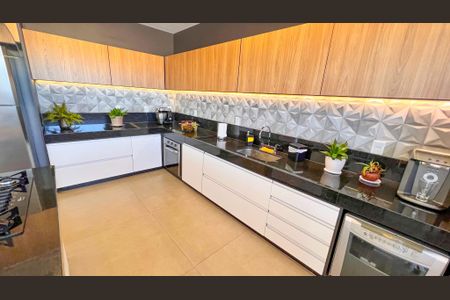 Apartamento à venda com 376m², 5 quartos e 6 vagasCozinha