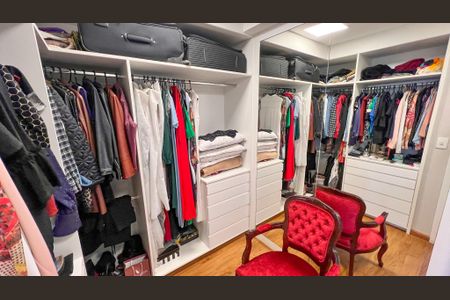 Apartamento à venda com 376m², 5 quartos e 6 vagasCloset da suíte 1