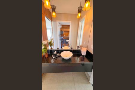 Apartamento à venda com 376m², 5 quartos e 6 vagasBanheiro Social 1