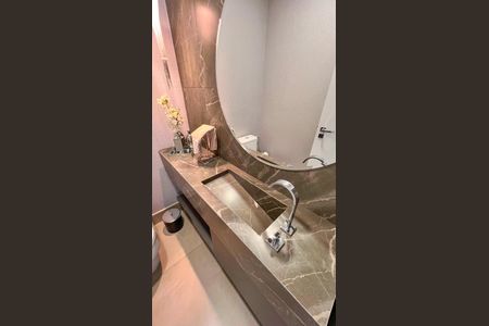 Apartamento à venda com 376m², 5 quartos e 6 vagasBanheiro da Suíte 1