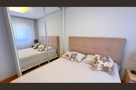 Apartamento à venda com 376m², 5 quartos e 6 vagasSuíte 2