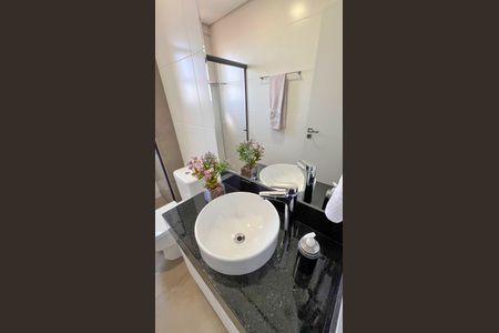 Apartamento à venda com 376m², 5 quartos e 6 vagasBanheiro SocialBanheiro Social 3