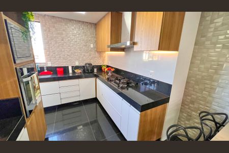 Apartamento à venda com 376m², 5 quartos e 6 vagasCozinha