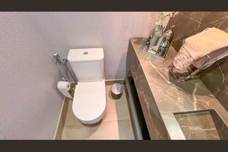 Apartamento à venda com 376m², 5 quartos e 6 vagasBanheiro da Suíte 1