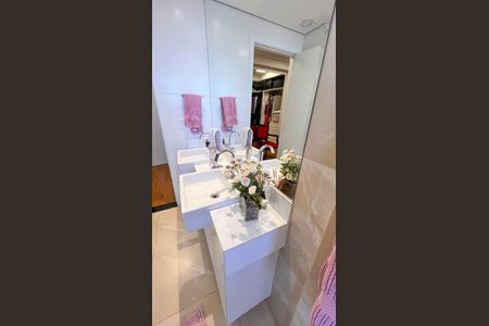 Apartamento à venda com 376m², 5 quartos e 6 vagasBanheiro Social 2