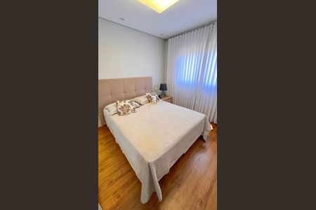 Apartamento à venda com 376m², 5 quartos e 6 vagasSuíte 2