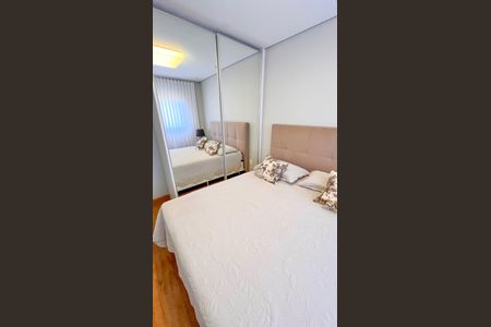 Apartamento à venda com 376m², 5 quartos e 6 vagasSuíte 2