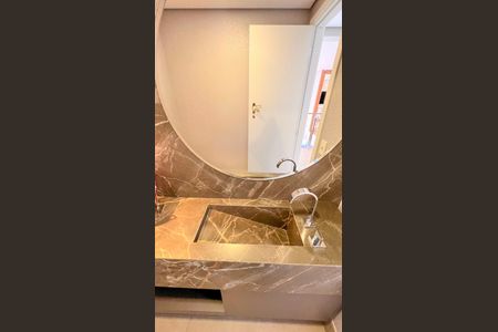 Apartamento à venda com 376m², 5 quartos e 6 vagasBanheiro da Suíte 2