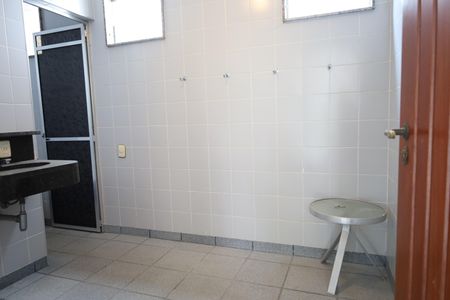 Casa à venda com 945m², 4 quartos e 2 vagasBanheiro de Serviço