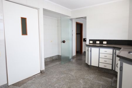 Casa à venda com 945m², 4 quartos e 2 vagasCozinha