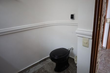 Casa à venda com 945m², 4 quartos e 2 vagasLavabo