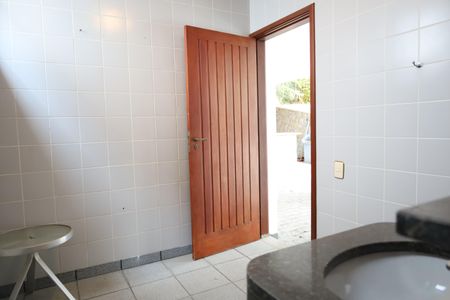 Casa à venda com 945m², 4 quartos e 2 vagasBanheiro de Serviço