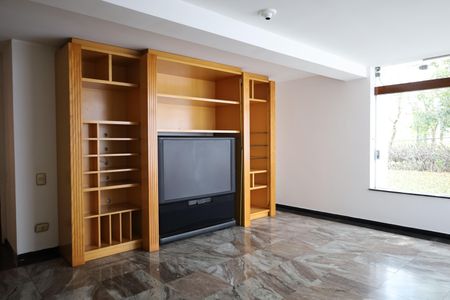 Casa à venda com 945m², 4 quartos e 2 vagasSala 4