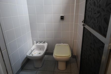 Casa à venda com 945m², 4 quartos e 2 vagasBanheiro de Serviço