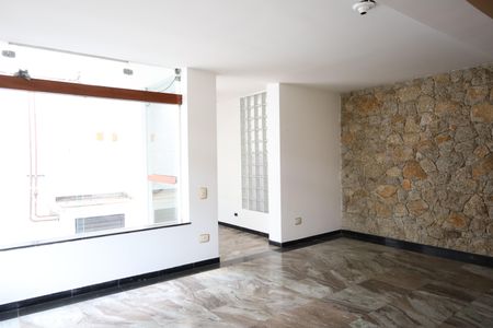 Casa à venda com 945m², 4 quartos e 2 vagasSala 4