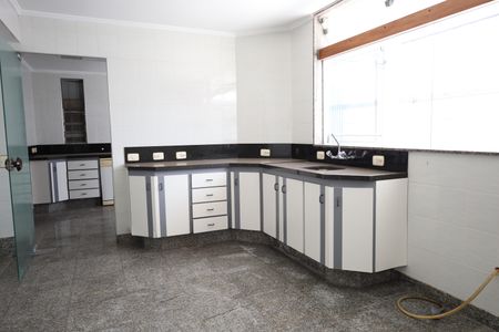 Casa à venda com 945m², 4 quartos e 2 vagasCozinha