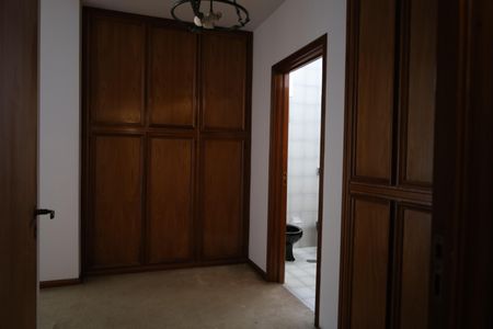 Casa à venda com 945m², 4 quartos e 2 vagasSuíte 2