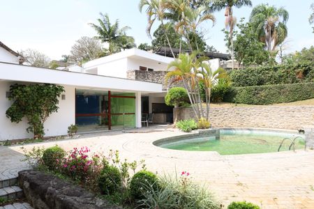 Casa à venda com 945m², 4 quartos e 2 vagasÁrea Externa