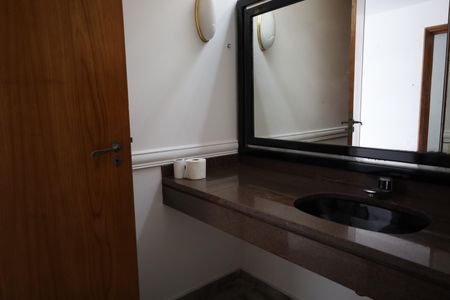 Casa à venda com 945m², 4 quartos e 2 vagasLavabo