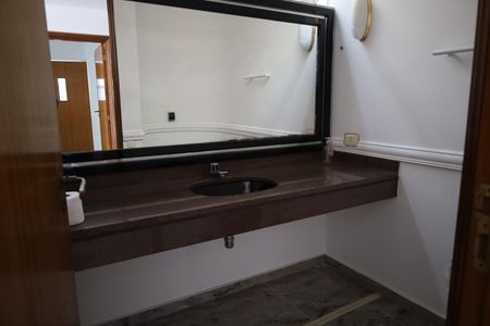 Casa à venda com 945m², 4 quartos e 2 vagasLavabo