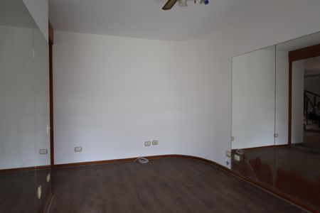 Casa à venda com 945m², 4 quartos e 2 vagasSala 3