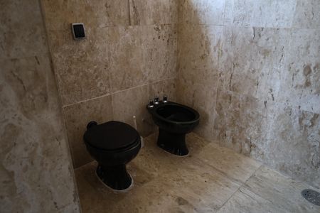 Casa à venda com 945m², 4 quartos e 2 vagasBanheiro da Suíte 1