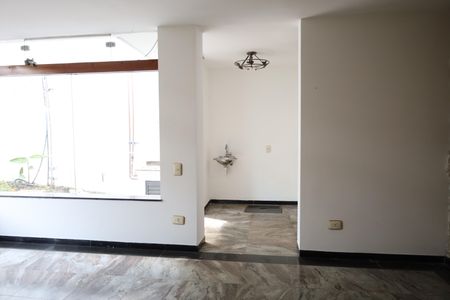 Casa à venda com 945m², 4 quartos e 2 vagasSala 4