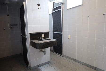 Casa à venda com 945m², 4 quartos e 2 vagasBanheiro de Serviço