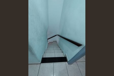 Casa à venda com 62m², 2 quartos e sem vaga Casa à venda com 62m², 2 quartos e sem vagaEscadas