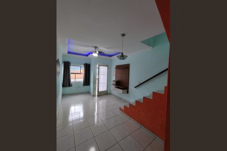 Casa à venda com 62m², 2 quartos e sem vaga Casa à venda com 62m², 2 quartos e sem vagaSala