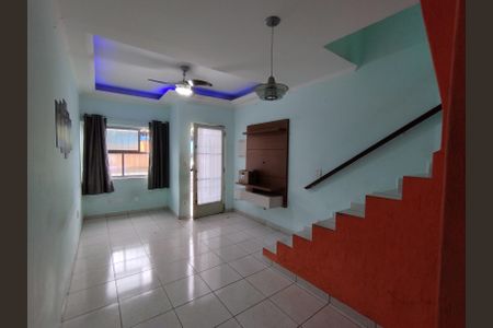 Casa à venda com 62m², 2 quartos e sem vaga Casa à venda com 62m², 2 quartos e sem vagaSala