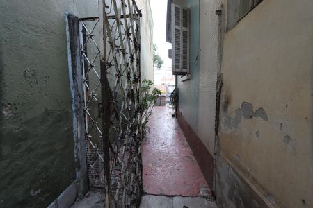 Casa à venda com 97m², 2 quartos e 1 vagaCorredor lateral