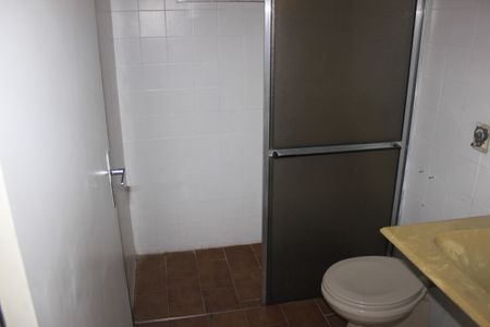 Casa para alugar com 350m², 4 quartos e 5 vagasBanheiro - (casa 02)