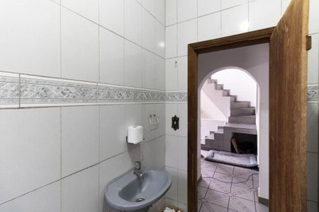 Casa à venda com 595m², 3 quartos e 2 vagasBanheiro Social