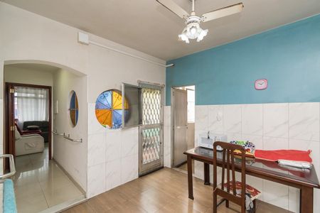 Casa à venda com 96m², 4 quartos e 2 vagasCopa