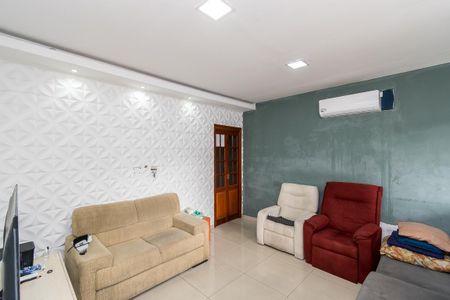 Casa à venda com 96m², 4 quartos e 2 vagasSala